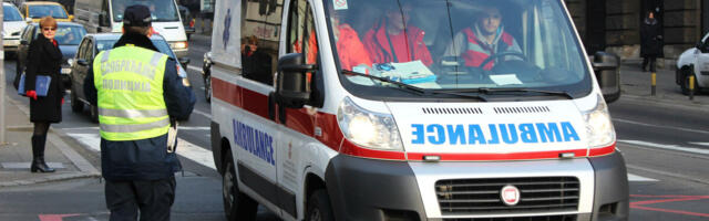 LANČANI SUDAR NA NOVOM BEOGRADU! Hitna pomoć na licu mesta, SUDARILA SE TRI VOZILA