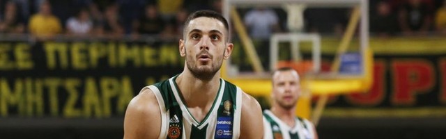Panatinaikosu prvi trofej Superkupa Grčke, Papapetru najbolji