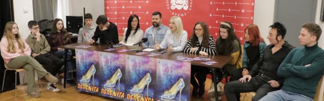 Pred premijeru Pepeljuge: Podsećanje na strpljenje kao zaboravljenu istinu FOTO/VIDEO