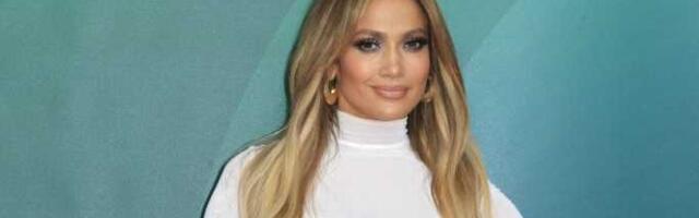 Džej Lo očarala božićnim selfijem (FOTO, VIDEO)