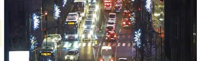 POPODNEVNI ŠPIC UOČI NOVE GODINE: Totalni kolaps u Beogradu, vozila GMILE, ovde je NAJGORE! (FOTO)