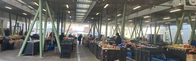 Mnogo tezgi, a malo prodavaca: Smrzavamo se, kada bi zatvorili makar jednu stranu