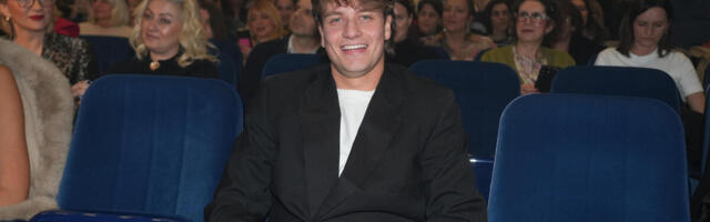 NEOPRAŠTAJU ŠTO VOLI SRBE! Dok ga nazivaju POGRDNIM imenima, JAKOV se provodi po BEOGRADU NA VODI! Prizor boli