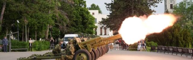 Izvršena počasna artiljerijska paljba na Kalemegdanu povodom Dana pobede
