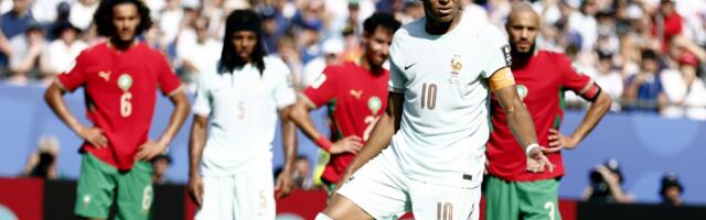 Dve teorije i glasan muk iz FIFA: Zašto je Mbape čekao tri minuta i 11 sekundi na izvođenje penala?