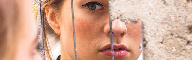 Rasprostranjeno je verovanje da razbijeno ogledalo donosi nesreću, a evo šta stoji iza svega