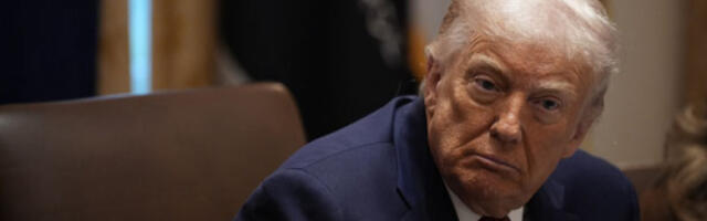 Трамп запретио новим царинама Мексику због „дуга“ у води