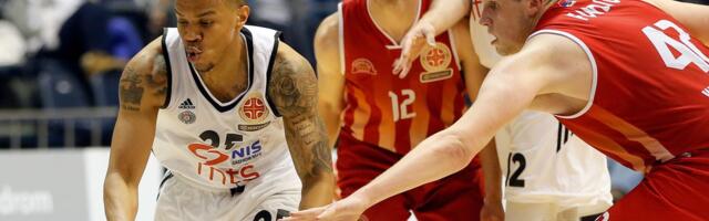 Da li se sećate ovog Partizanovog plejmejkera? Bio je predvodnik "čuvara vatre", a sada je bodrio crno-bele na večitom derbiju! /FOTO/