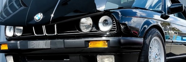 Majstor koristi suvi led za vraćanje predivnog BMW modela u fabričko stanje