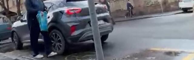 Poslanik bez blama na mestu za invalide (VIDEO)