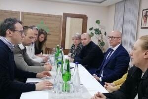 Петковић са породицама ухапшених Срба: Ту смо да се заједно боримо за сваког нашег човека