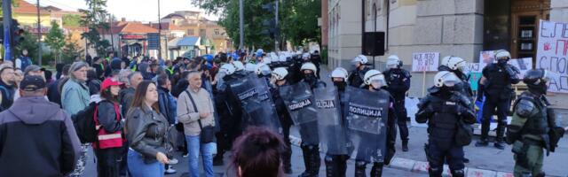 Žandaremerija prekinula blokadu suda u Nišu, priveden veteran, studenti krenuli ka MUP-u