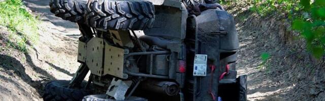 PREVRNUO SE KVAD KOD ZLATIBORA! Očevici pritrčali vozaču u pomoć!