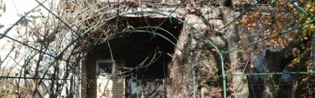 NI ZA MILION EVRA NE BIH UŠAO TAMO"! Evo kako izgleda kuća porodice ubijene u Somboru! KOMŠIJE SE JEŽE I KAD JE POGLEDAJU!