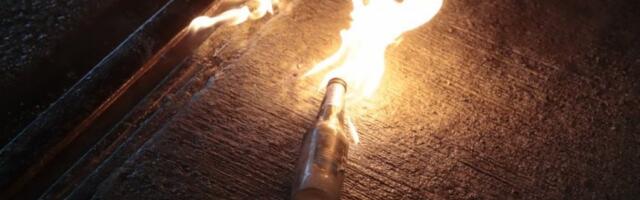 "ODMAH SAM ZGRABILA APARAT I KRENULA DA GASIM POŽAR!" Oglasila se radnica lokala na koji je bačen Molotovljev koktel na Voždovcu: VIDELA SAM MERCEDES!