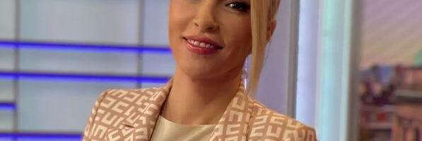 "TO JE ŽENA ZMAJ, MNOGO SMO JE VOLELI" Malo ko zna čime se bavila Irina Vukotić pre televizije, bila je omiljena i svi je pamte