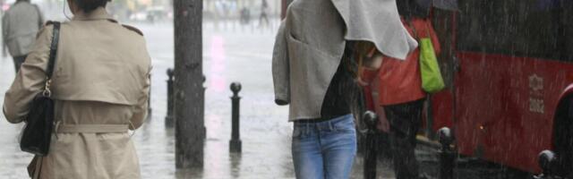 Stuštilo se širom Srbije, a ovom gradu preti potop: Evo gde će večeras padati kiša, a gde sneg