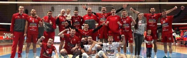 Odbojkaši  Radničkog  na korak od finala!