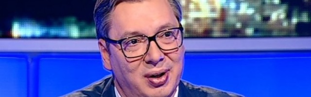 PRATILI SU MI I SINA I BRATA, POGLEDAJTE ŠTA KAŽU ZA CVIJANA... Vučić u Ćirilici: Od Gakova preko Franša do Jovanjice, svašta su pričali, to su mali ljudi u saradnji sa stranim službama...