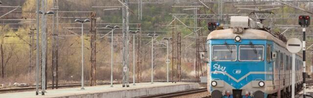 PANIKA U SNS Uvode vanredne polaske vozova za Jagodinu (FOTO)
