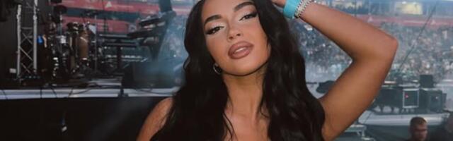 Kao vrela latina: Džehva grudi prekrila tračicama, pa se savila i zamešala (VIDEO)