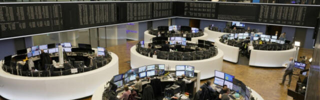 Нафта Брент поскупела на више од 103 долара по барелу