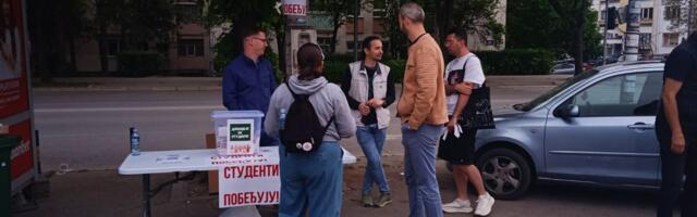 Više od 70.000 nalepnica „Studenti pobeđuju“ podeljeno u Nišu, nije bilo incidenata