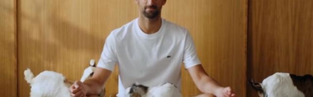 Novak, joga i koze - kombinacija koja je oduševila svet: Snimak će naljutiti Federa i Nadala, ovo je hit!