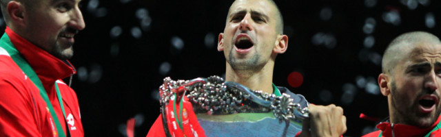 Novak se ošišao na "nulu", a Srbija postala šampion sveta! (VIDEO)