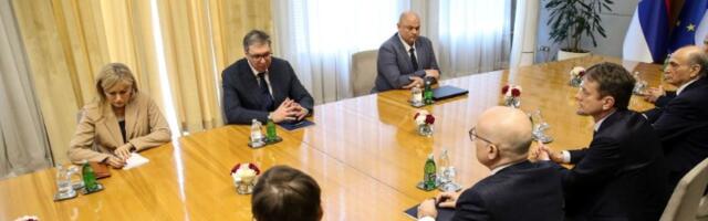 Vučić: Predlozi za mandatara stranački i nestranački kandidat, obavestiću javnost