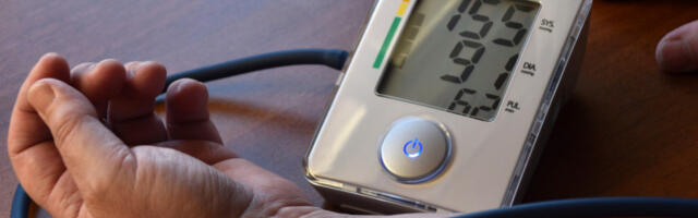 AKO OVO VIDITE NA NOGAMA, SIGURNO IMATE VISOK PRITISAK: Obratite pažnju ovo je znak za uzbunu - odmah se javite lekaru!