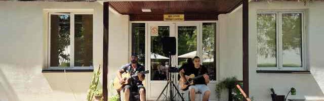 U Specijalnoj bolnici ,,Gornja Toponica” nesvakidašnji događaj-koncert kao deo terapije