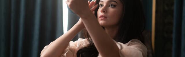 “Mom Birth Year Makeup” je TikTok trend koji nas vraća u prošlost