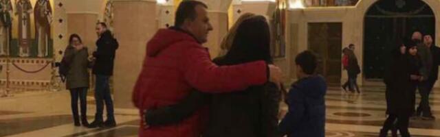 PORODIČNA TRAGEDIJA NAŠE PEVAČICE: Muž joj UMRO u MUKAMA, a familija se ODREKLA nakon OVOGA!