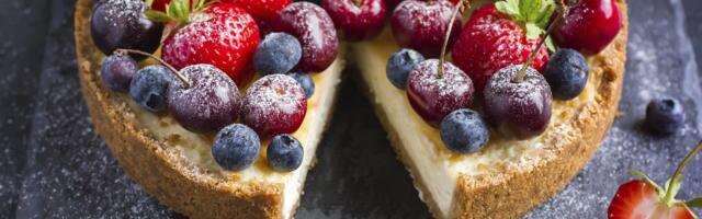 Hrskava korica, svilenkast krem i puno sočnog voća: Recept za najukusniji tart ovog leta