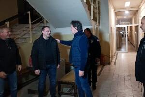 Гашић у новогодишњој ноћи са припадницима Полицијске управе у Крушевцу