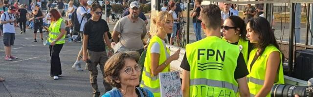 Ovo su Vučić i policija hteli da spreče: Vojnici pozdravili studente (VIDEO)