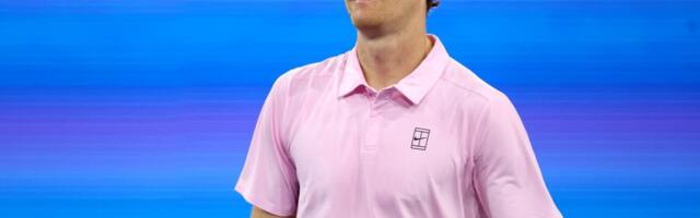 FURIOZNI SINER PRELETEO PRVU PREPREKU! Moćni Italijan demonstrirao silu u Indijan Velsu!