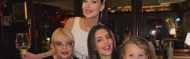 Slavlje u porodici Kaće Grujić: Veliki jubilej, na tanjiru ispisana emotivna poruka (FOTO)