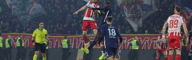 Utakmica Zvezde kasnila 10 minuta zbog navijača - evo šta se dešavalo na tribinama