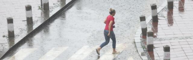 HITNO UPOZORENJE RHMZ! Stižu pljuskovi i grmljavina u ove delove Srbije: Temperatura i do 35 stepeni, a evo kakav nas OBRT ČEKA već od sutra!