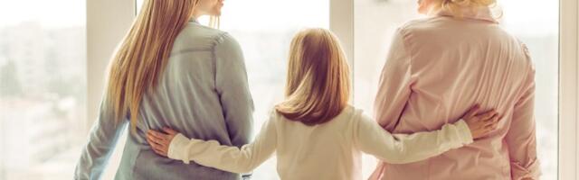 Baba bi da čuva unuke, ali... "Neću za džabe!"