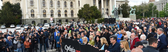 Beograd: Krenula protestna šetnja (FOTO)