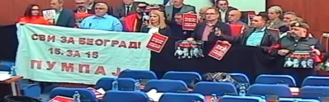Opozicija u Leskovcu blokirala rad Skupštine, obornici vlasti preselili se na drugu lokaciju