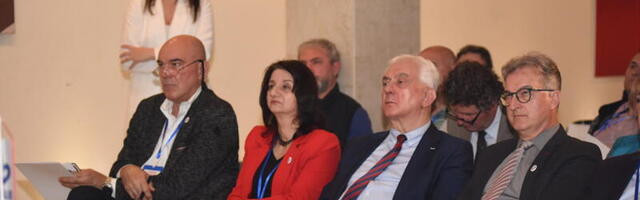 Stranka Srbija centar usvojila dokument “Oporavak Srbije” za koji kažu da „nudi viziju bolje Srbije“
