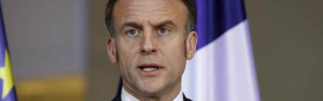 MAKRON U PANICI Pokušao da zaustavi američkog izaslanika u Moskvi