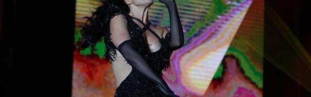 NAPAD NA TEODORU DŽEHVEROVIĆ! Pevačica pogođena čašom pred publikom, snimak zgrozio javnost... (VIDEO)