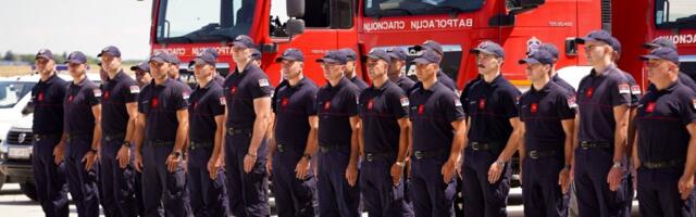 "Super puma" odletela: Svi u pripravnosti, vatrogasce ispratio i ministar Dačić (FOTO)