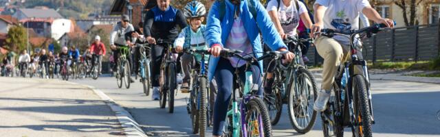 Na „Ćiriličnoj biciklijadi“ učestvovalo oko 300 biciklista