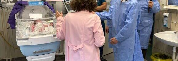 Vlada Japana donirala neonatalne respiratore i inkubator Klinici za pedijatriju u Nišu